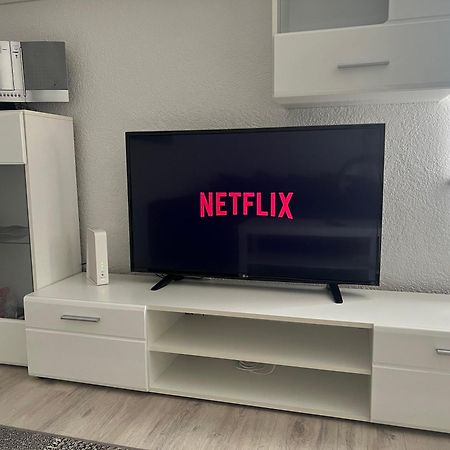 Moderne helle 2,5 Zimmer Wohnung mit großem Bad und Küche in Trossingen Exterior foto