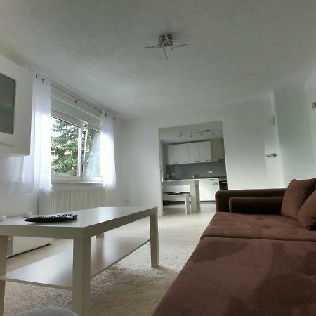 Moderne helle 2,5 Zimmer Wohnung mit großem Bad und Küche in Trossingen Exterior foto