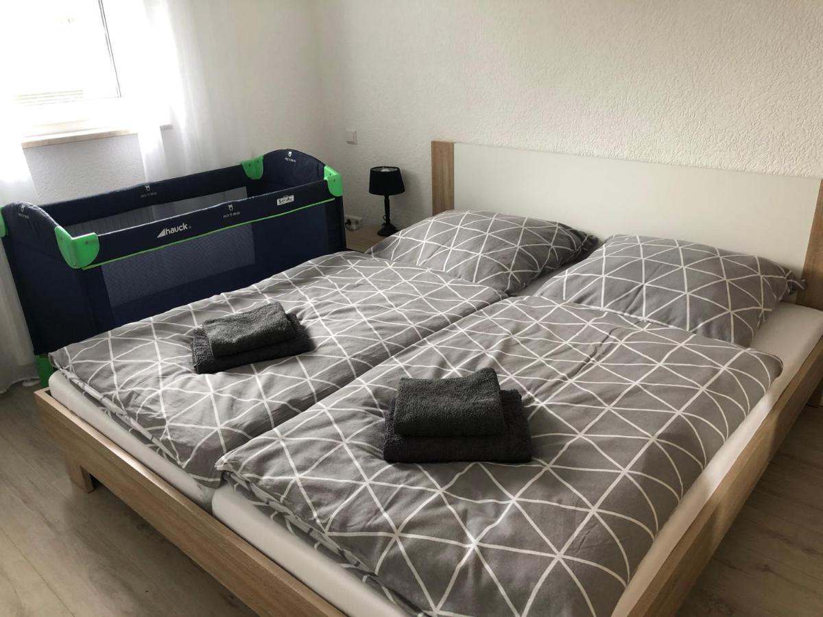 Moderne helle 2,5 Zimmer Wohnung mit großem Bad und Küche in Trossingen Exterior foto