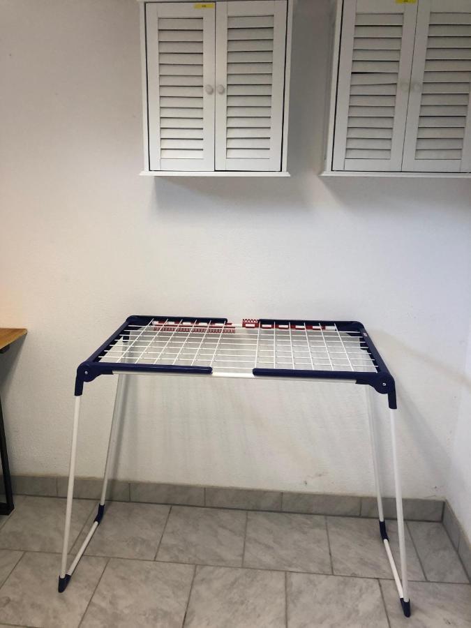 Moderne helle 2,5 Zimmer Wohnung mit großem Bad und Küche in Trossingen Exterior foto