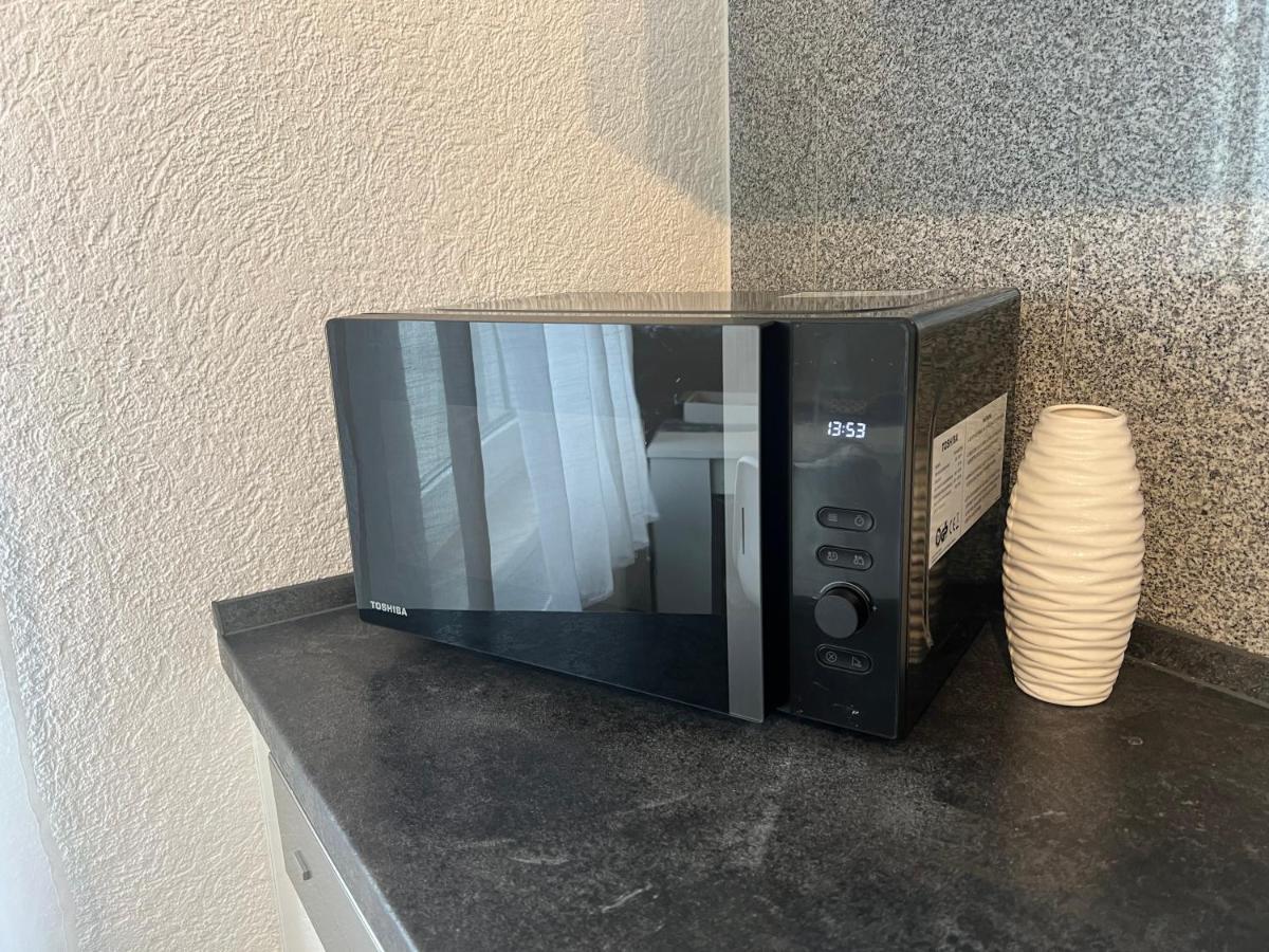 Moderne helle 2,5 Zimmer Wohnung mit großem Bad und Küche in Trossingen Exterior foto