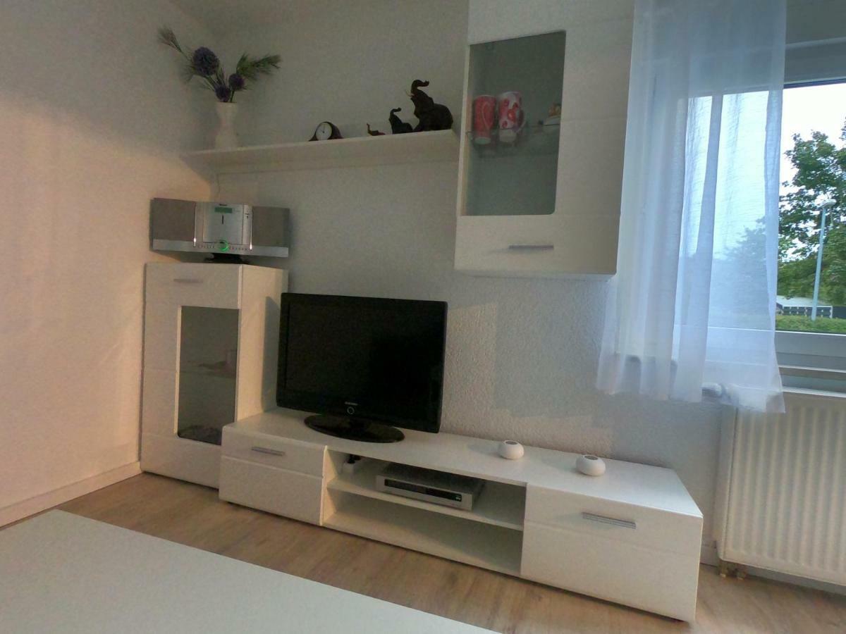 Moderne helle 2,5 Zimmer Wohnung mit großem Bad und Küche in Trossingen Exterior foto
