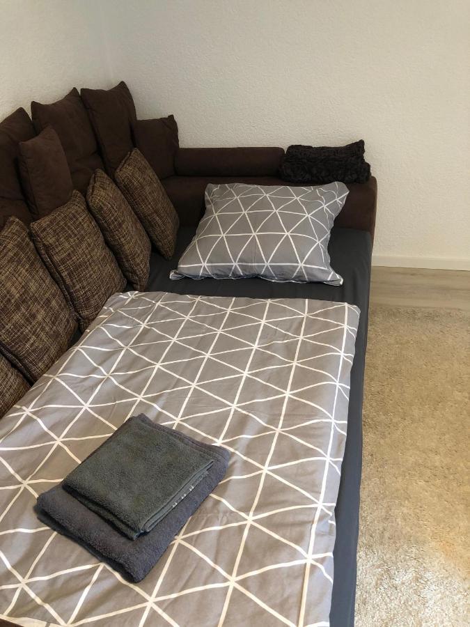 Moderne helle 2,5 Zimmer Wohnung mit großem Bad und Küche in Trossingen Exterior foto