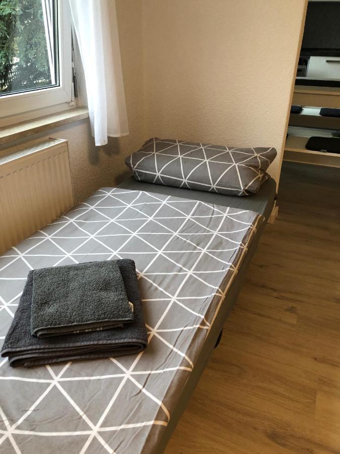 Moderne helle 2,5 Zimmer Wohnung mit großem Bad und Küche in Trossingen Exterior foto
